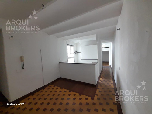 Apartamento 4 Dormitorios En Venta  En Palermo