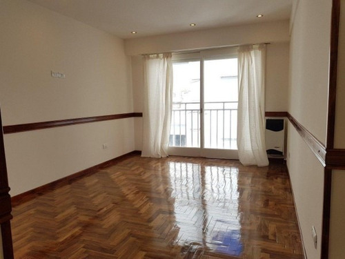 Imagen 2 de 11 de Venta De Departamento 2 Ambientes, Con Dependencia Y Cochera