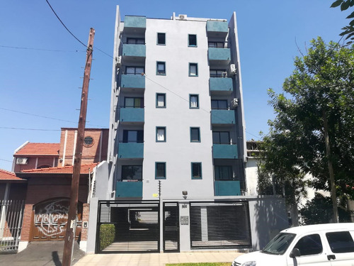 Departamento Con Cochera En Venta En Morón,  G.b.a. Zona Oeste