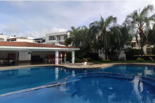 Se Vende Lote De Terreno Dentro Del Fraccionamiento Burgos Corinto En Temixco.-