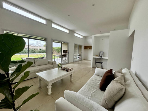 Casa Amoblada En Alquiler Barrio Cerrado San Matias Con Tres Habitaciones