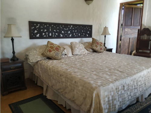 Casa En Venta De Estilo Español La Suiza San Antonio
