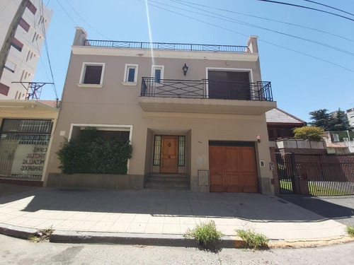 Excelente Casa 5 Ambientes En Venta En San Martin Centro