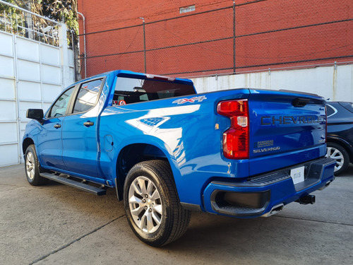 Chevrolet Silverado 5.3 V8 Custom Doble Cabina 4X4 At