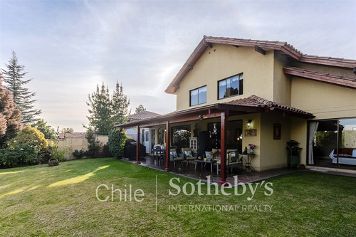 Casa En Venta De 5 Dorm. En Lo Barnechea