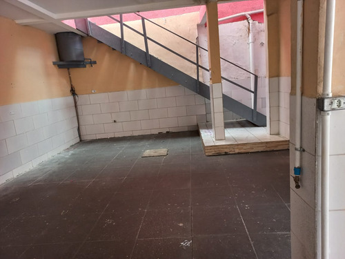 4 Salas Com 2 Banheiros Aproximadamente 160 Metros