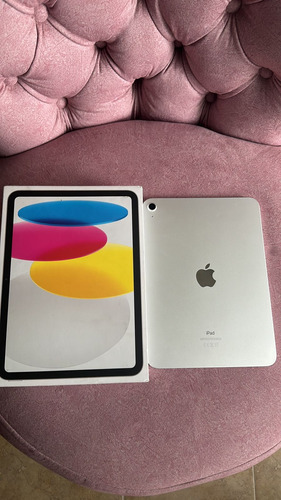 iPad  Apple  10th Generation 2022 A2696 10.9  64gb Plata