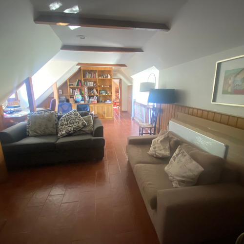 Casa En Arriendo 5 Dorm. Cercana A Colegios. Las Condes