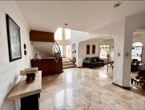 Imagen 2 de 30 de Casa En Venta, Av. Naciones Unidas, Zapopan