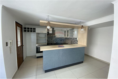 Imagen 4 de 18 de Departamento Duplex En Venta De 3d+2b Gc Bajos
