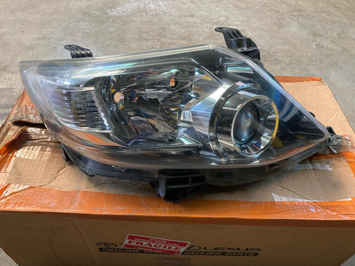 Faro Derecho Toyota Fortuner Original Usado