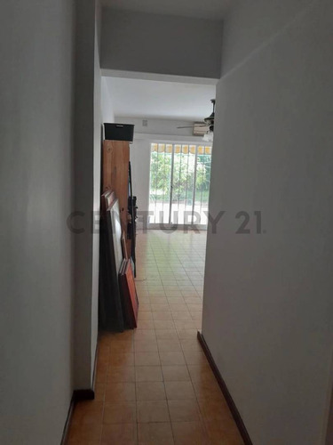 Departamento 4 Ambientes Con Jardín En Flores - Amplitud Y Tranquilidad - Oportunidad