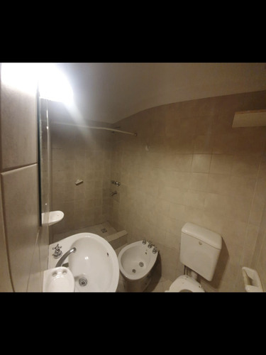 Departamento Dos Ambientes . Dueño Directo Moron Centro