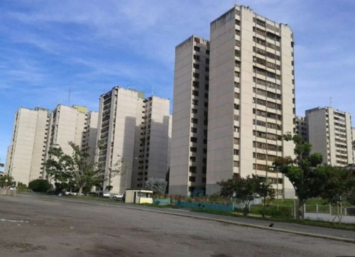 Se Vende Apartamento Remodelado De 94 Mtrs2 En La Urbanización La Rosaleda. San Antonio De Los Altos. Mdf