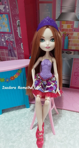 Boneca Ever After High - Holly O'hair- Penteados Mágicos (Usado)