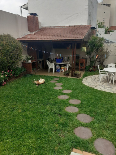 Imagen 5 de 10 de Excelente Casa 4 Ambientes Con Fondo Parquizado Y Quincho