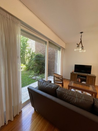 Casa 6 Ambientes - San Nicolas 1339 - Castelar Norte