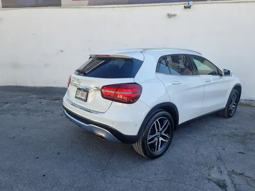 Mercedes-Benz Clase GLA 1.6 200 Cgi Sport At