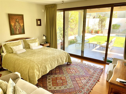 Condominio / Avenida La Dehesa / Bernardo Larraín