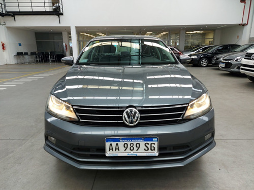 Imagen 14 de 15 de Volkswagen Vento 1.4 Highline