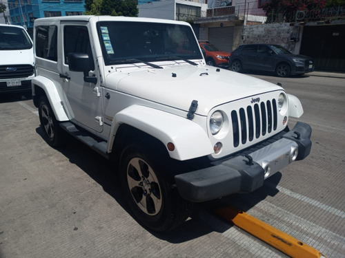 Imagen 3 de 10 de Jeep Sahara 2014