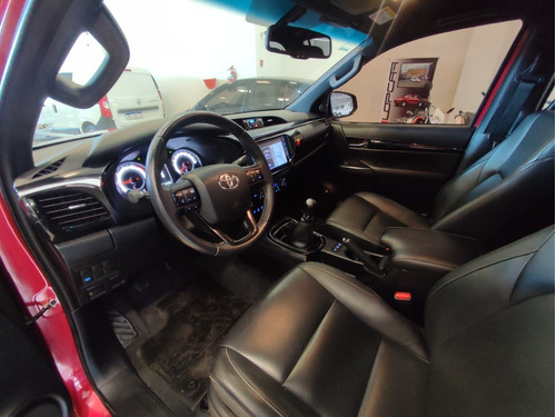 Imagen 20 de 24 de Toyota Hilux Srx 4x4 Mt