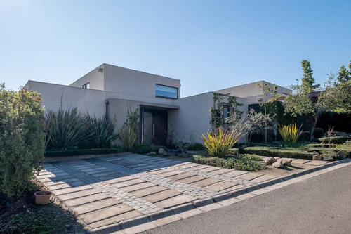 Vive En Terrazas De Chicureo: Diseño Y Seguridad