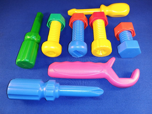 Imagen 2 de 4 de Tornillos Y Desarmadores De Juguete 12 Pz Material Didactico
