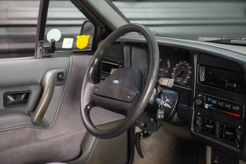 Imagem 7 de 10 de 1991 Ford Versailles Ghia 2.0 Duas Portas