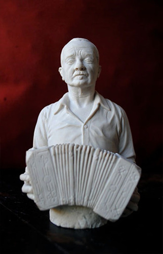 Busto De Astor Piazzolla Y Otros Musicos De Tango