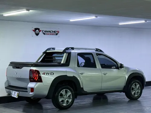 Renault Oroch 2.0 intens 4x4 mecanica (financiamiento) 1 dueño