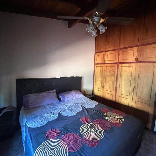 Venta Casa Con Piscina Y Local Sobre Avenida En Villa Allende Lomas