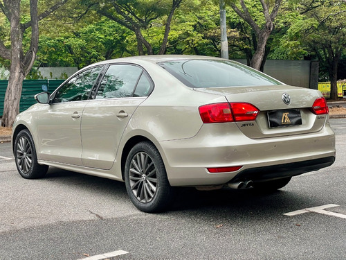 Volkswagen Jetta 2.0 Tsi Highline 4p