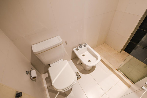 Imagen 18 de 23 de Departamento De 2 Dormitorios En Venta Con Cochera En El Centro De Rosario