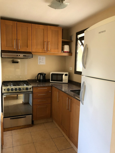 Imagen 6 de 15 de Casa Centrica De 3 Pisos En Barrio Residencial