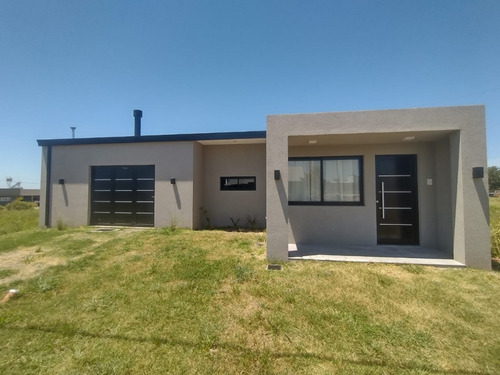 Vendo Excelente Casa En Villa Elisa!!