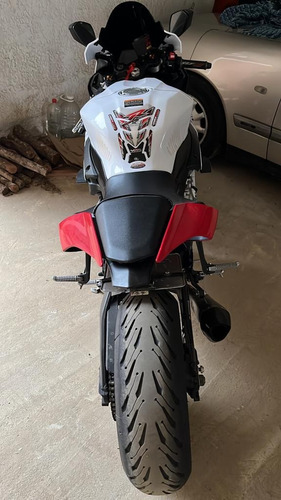 Imagen 8 de 11 de Yamaha R1