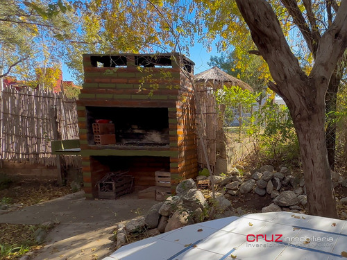 Chalet De 102m2 Con Piscina En Barranca Colorada