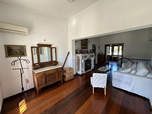 Venta Casa 4 Dormitorios, 4 Baños, Piscina, Garaje, Punta Gorda