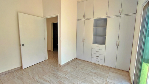 Disfruta De La Comodida De Una Casa De 1 Solo Nivel, Ven Y Conocela