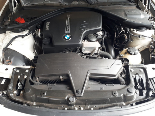 Imagen 12 de 15 de Bmw Serie 3 2014 2.0 328i Sedán Sport 245cv