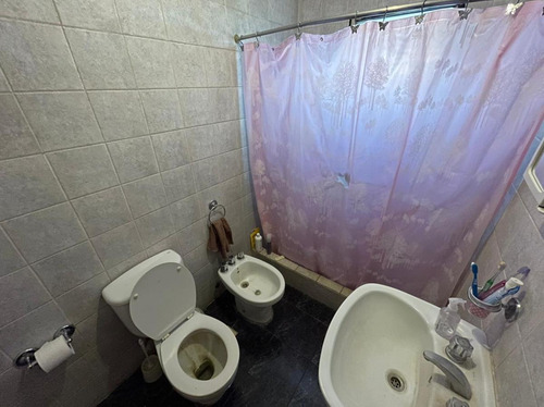 Imagen 10 de 13 de En Venta | Importante Propiedad De 2 Pisos Con Pileta En Moreno Sur | A Pocas Cuadras De La Estacion Y Del Centro Comercial