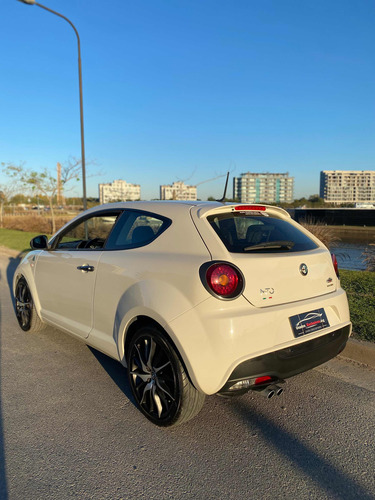 Imagen 8 de 23 de Alfa Romeo Mito 2015 1.4 Tbi Quadrifoglio Verde
