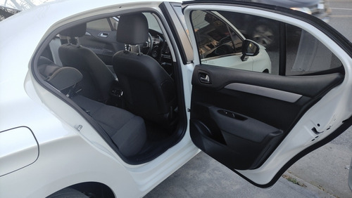Imagen 11 de 18 de Citroën C4 Lounge 2018 1.6 Thp 165 At6 Feel