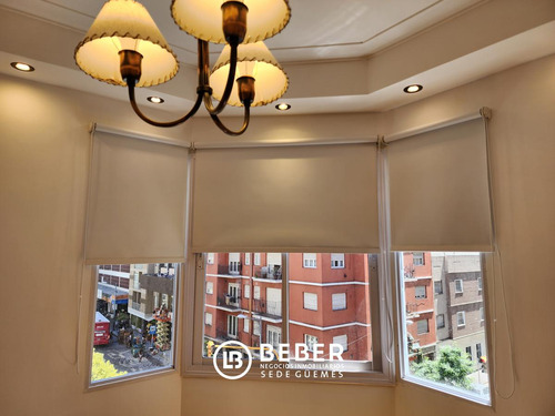 Imagen 2 de 30 de Venta 3 Ambientes Con 2 Balcones Salientesa Metros De Plaza Colon!
