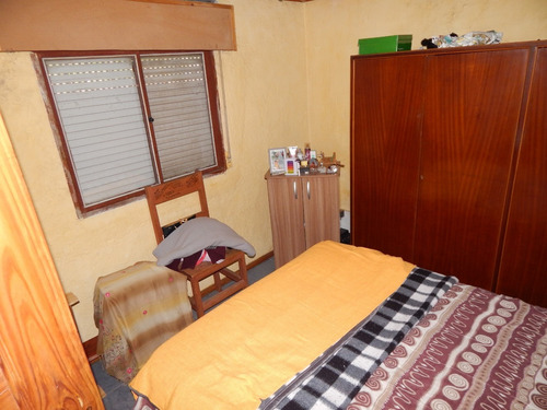 Casa Dos Dormitorios Buen Estado Sobre Ruta