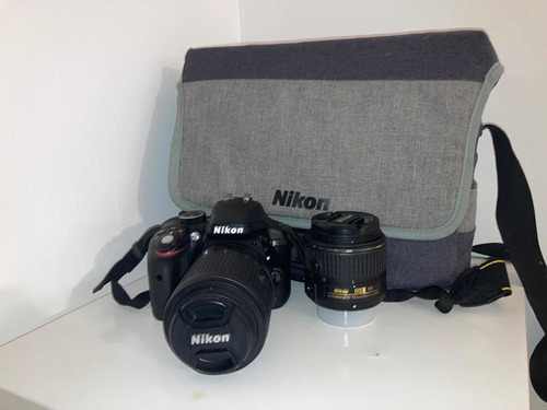Cámara Nikon D3300 Con 2 Lentes (55-200; 18-55) Con Estuche