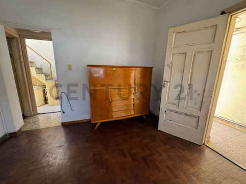 Venta - Ph Tipo Casa - 2 Ambientes - Terraza Propia - Remedios De Escalada, Lanus