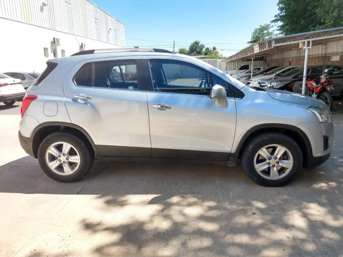 Chevrolet Tracker Ltz 4x2 2016 50.000 Km Gris Plata 5 P