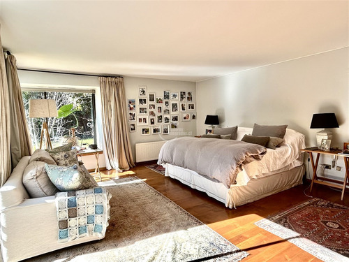 Casa En Venta De 5 Dorm. En Lo Barnechea